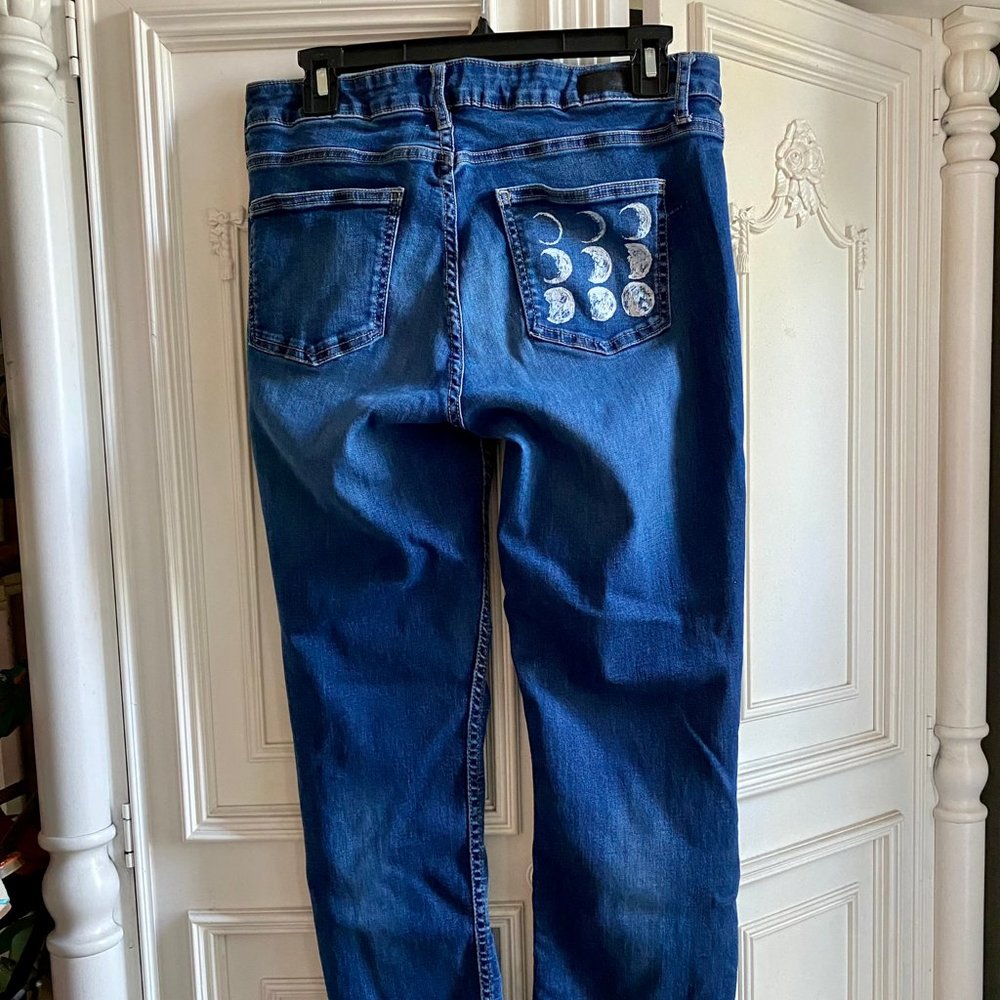 Calvin Klein ultimate skinny jeans w/ painted moon phases, women's size 12